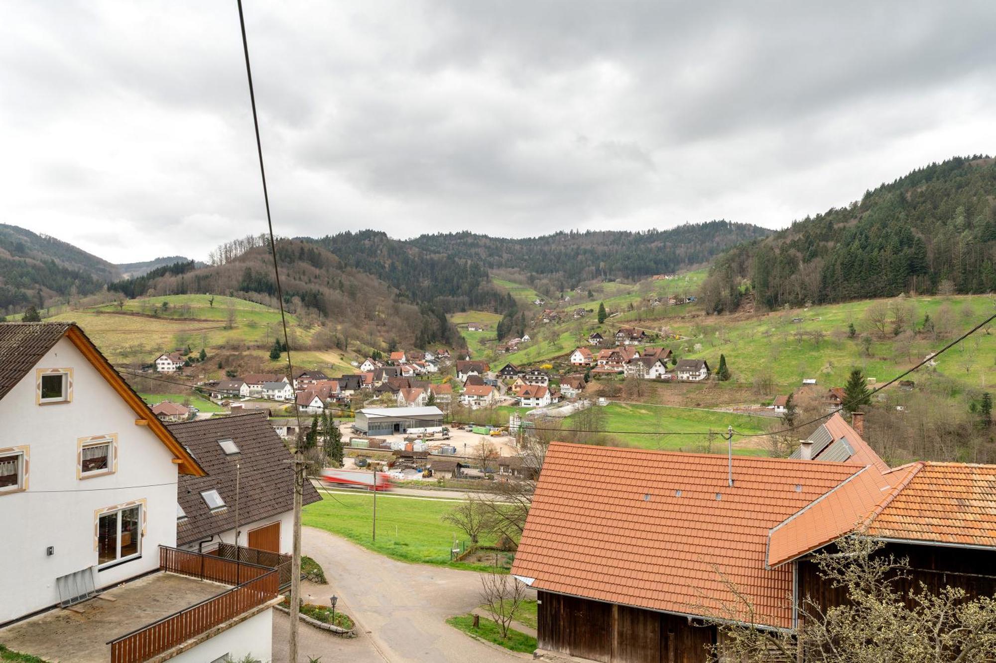 شقة Haus Am Schroffen Ottenhofen im Schwarzwald المظهر الخارجي الصورة