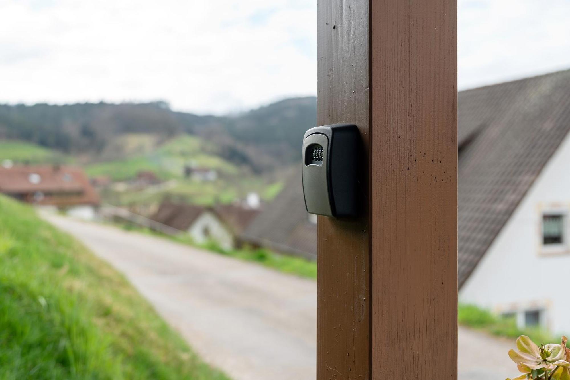شقة Haus Am Schroffen Ottenhofen im Schwarzwald المظهر الخارجي الصورة